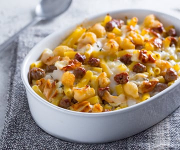 Macarrão de forno com couve-flor e linguiça