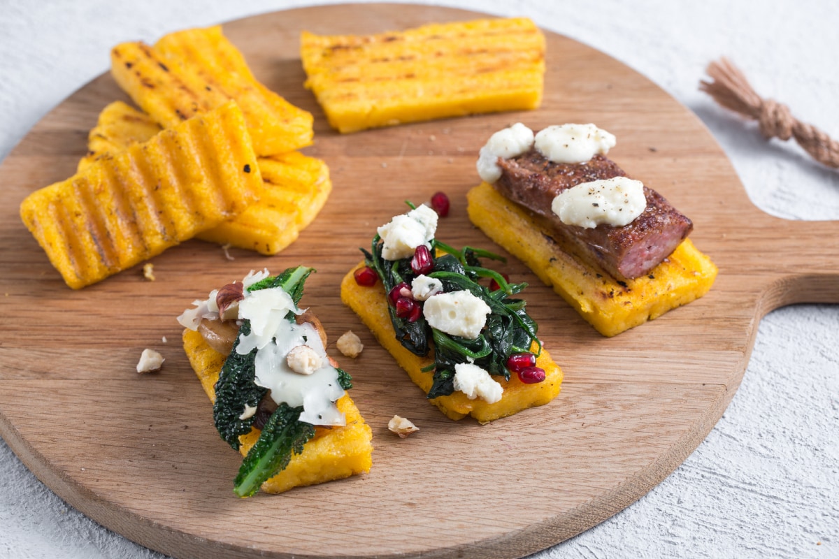 Crostini rústicos de polenta