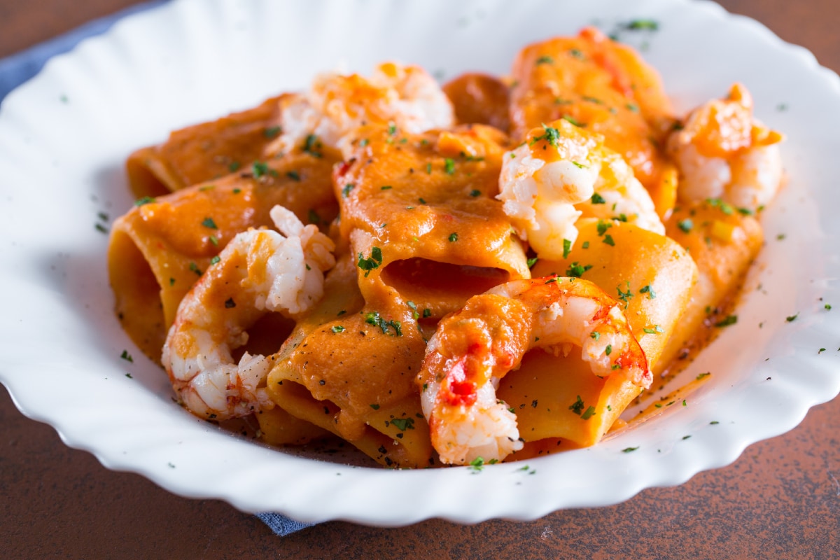 Paccheri ao creme de lagostins e camarões