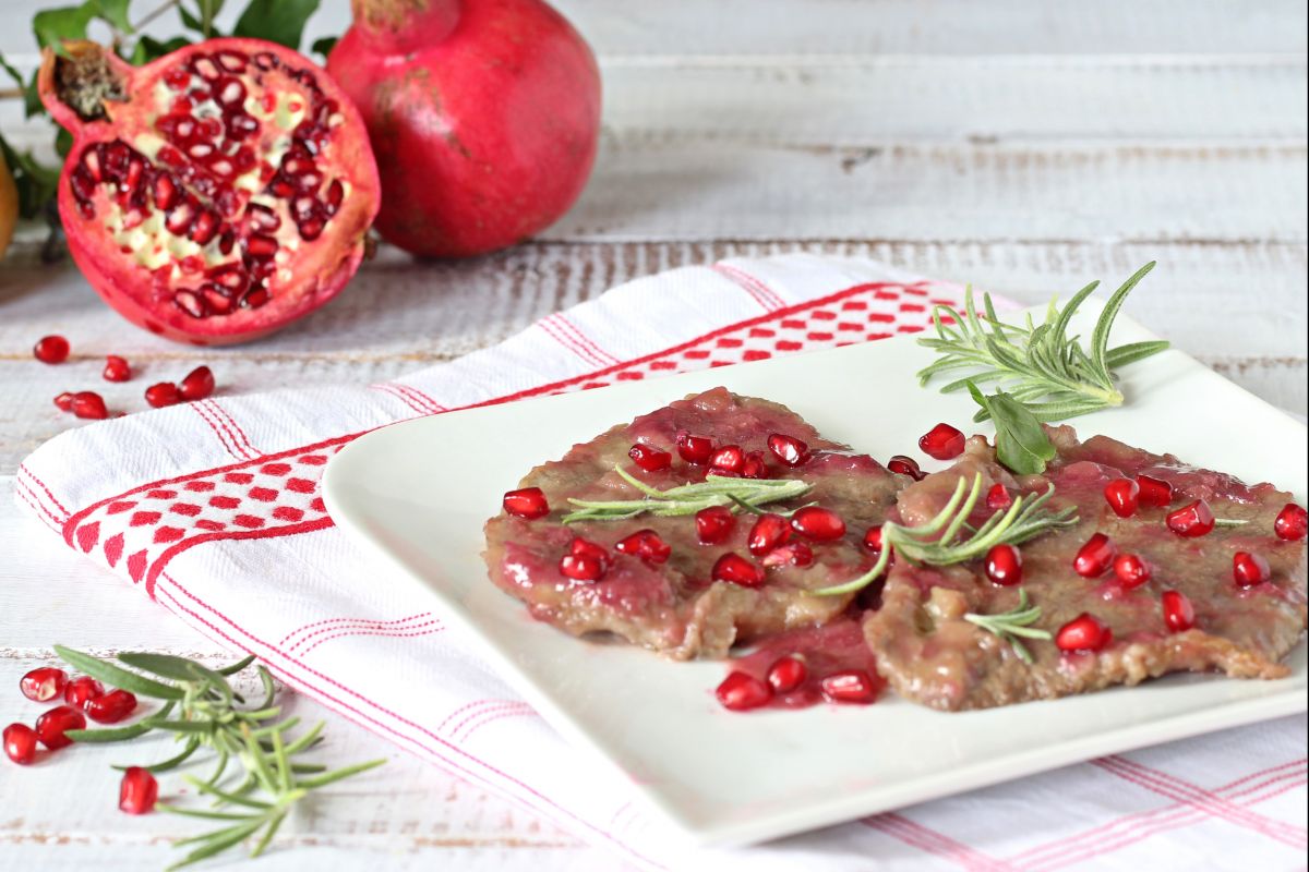 Escalopes de vitela com romã