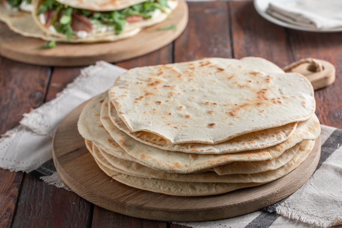 Piadina romagnola feita em casa