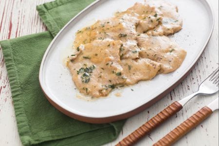 Escalopes ao vinho branco e salsa