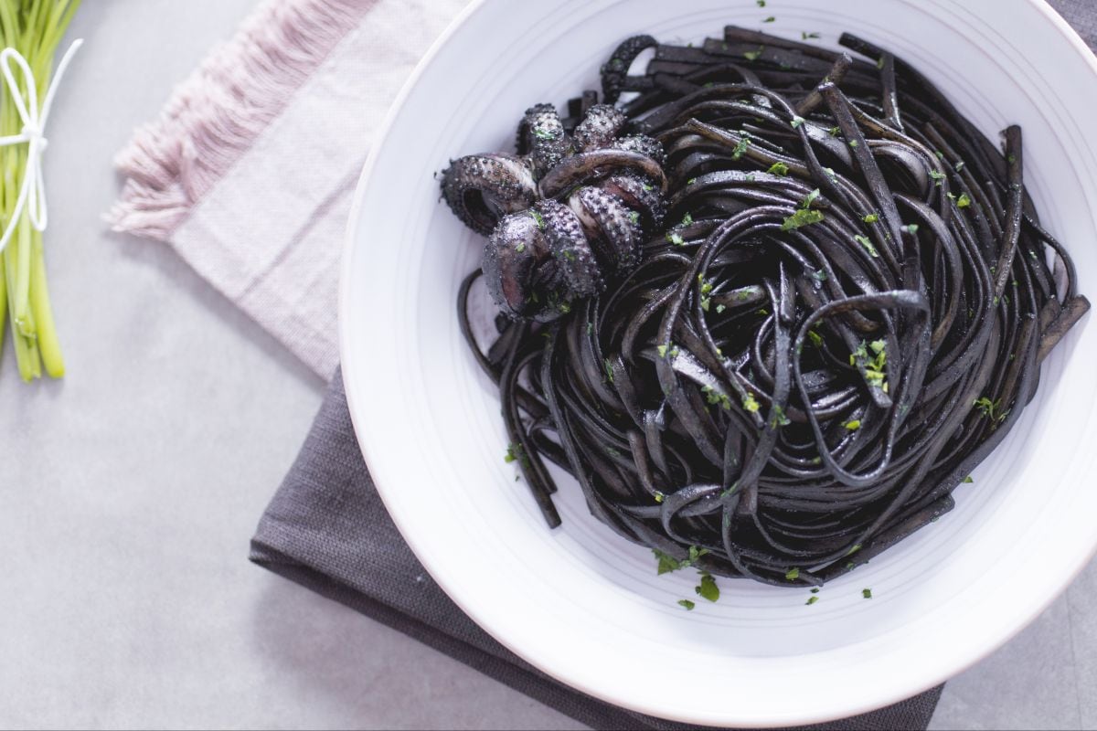 Linguine ao negro de lula